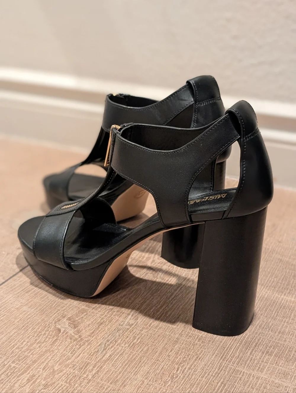 MICHAEL Michael Kors Women's Berkley Mid Platform T-Strap Sandals Size 8